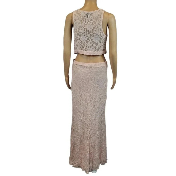 City Triangles Brand Size 9 Two Piece Light Pink Floor Length Lace Formal Dress - Picture 3 of 9